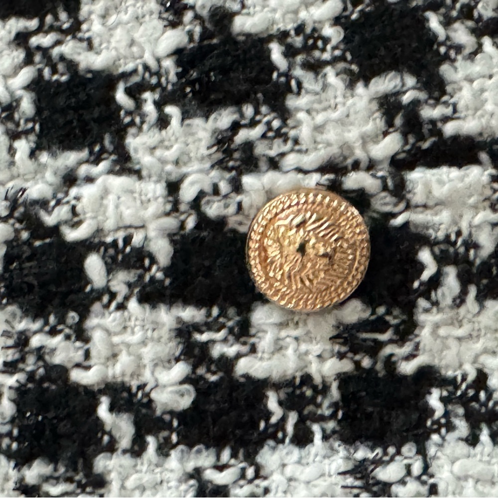 Mon Ami Houndstooth Black and White Boucle Tweed
Skirt - Picture 3 of 6